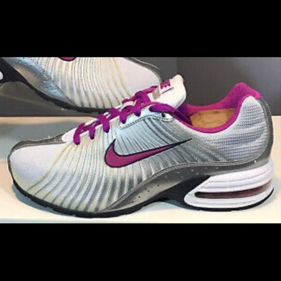 NIKE Sz 9  Torch 5 Air Max Sneakers Sz 9 - Picture 8 of 9